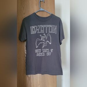 Led Zeppelin United States of America 1977 trashed band tee Medium